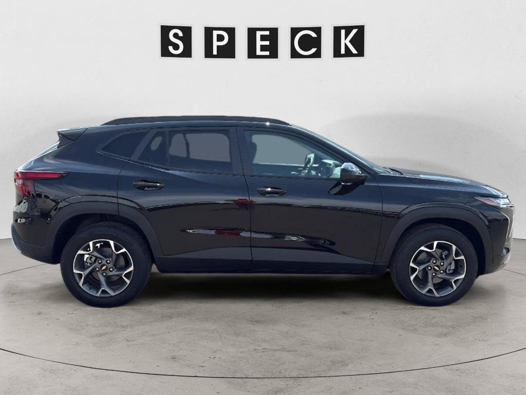 New 2026 Chevrolet Trax LT w/ Sunroof Package FWD image 6