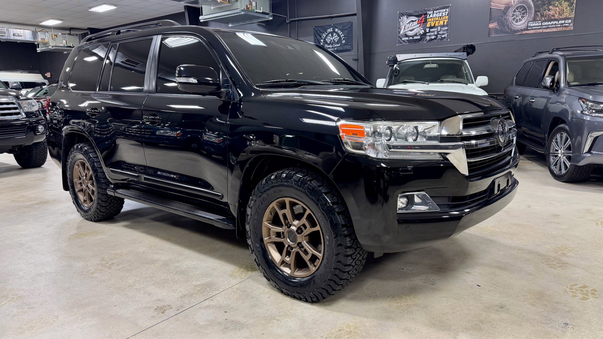 Used 2018 Toyota Land Cruiser w/ Carpet Mat Package AWD/4WD image 11