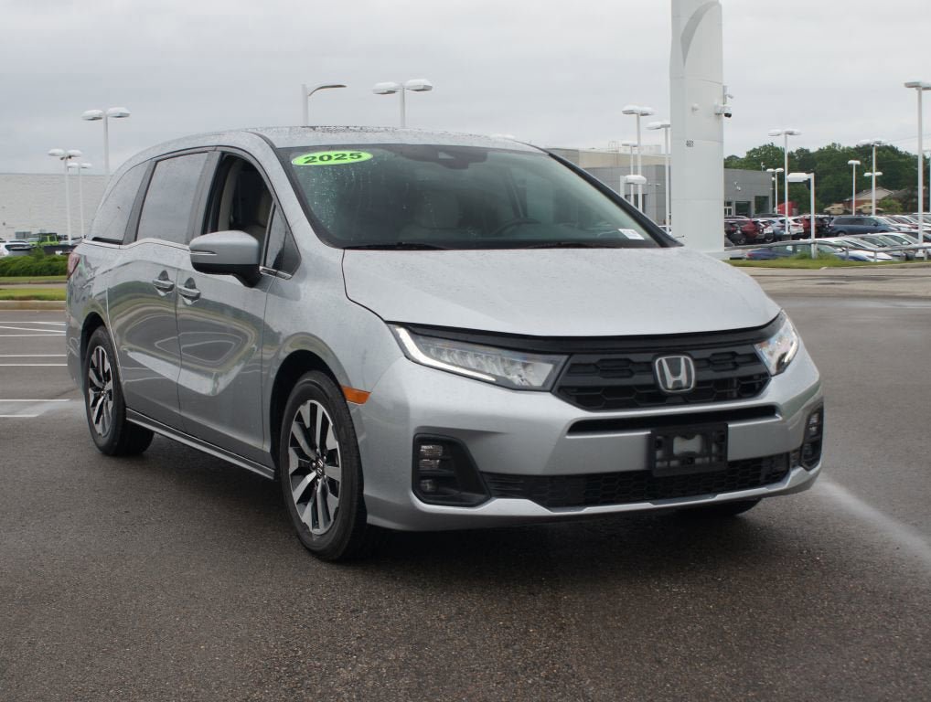 Used 2025 Honda Odyssey EX-L image 2