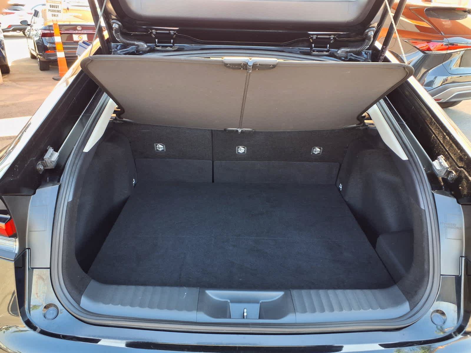 Used 2026 Toyota Prius XLE FWD image 9