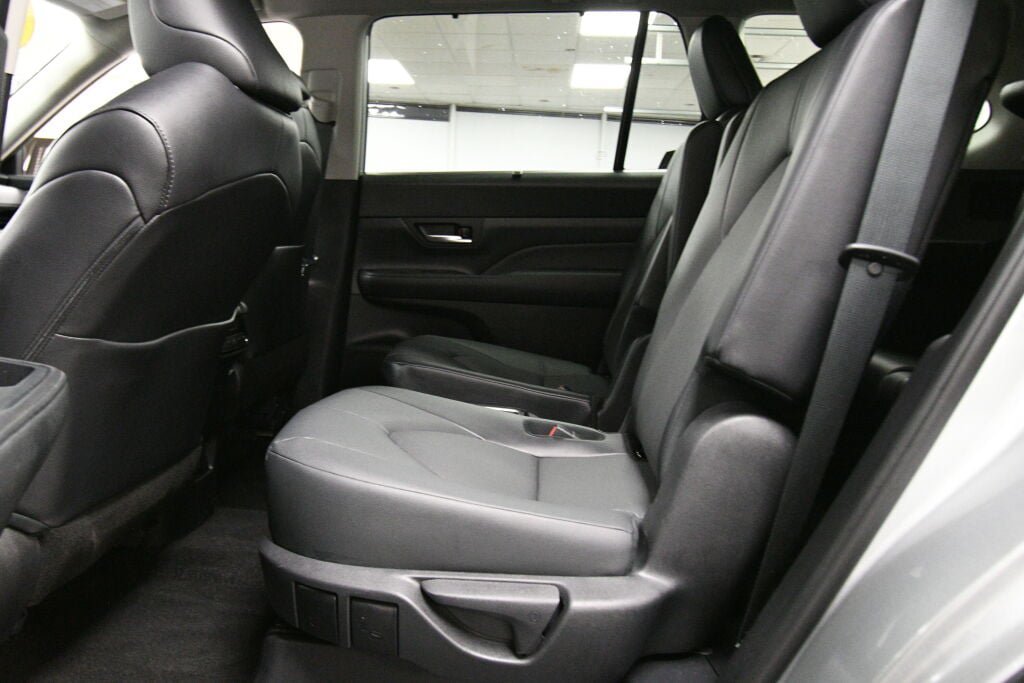 Certified 2025 Toyota Grand Highlander AWD image 19