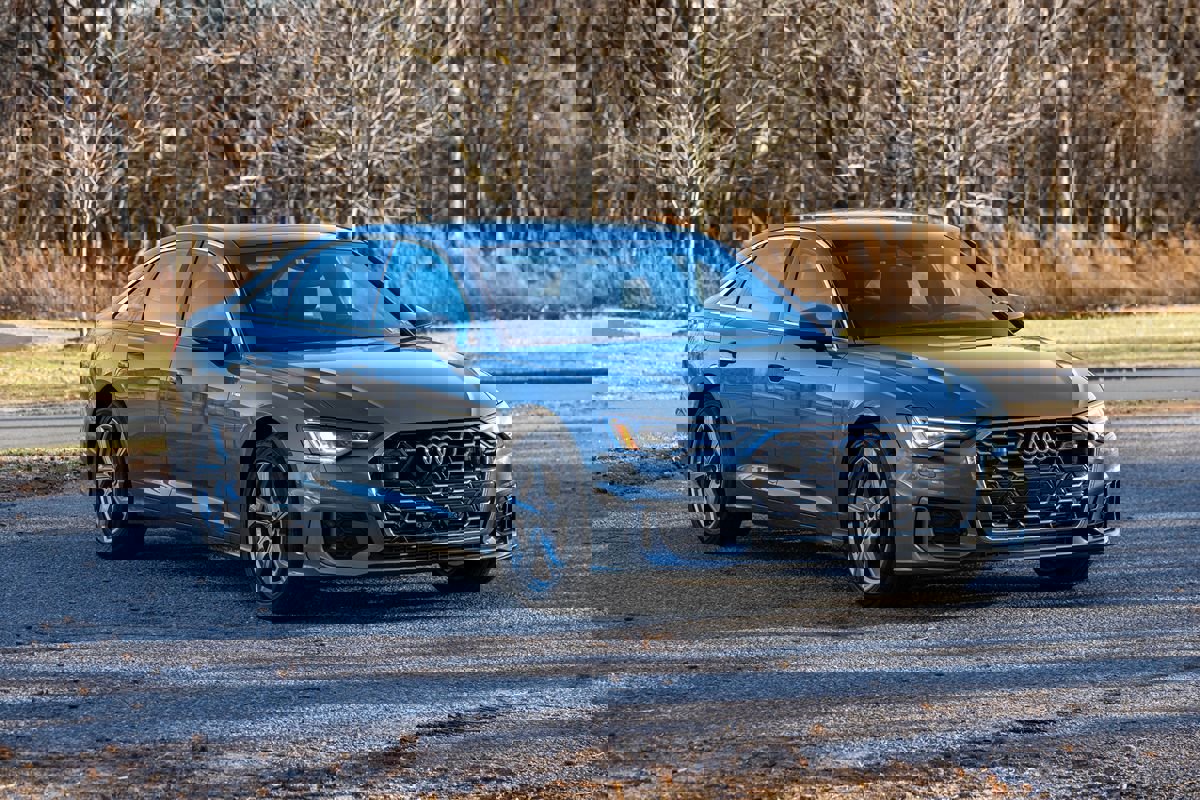 Used 2024 Audi A6 Premium Plus image 2