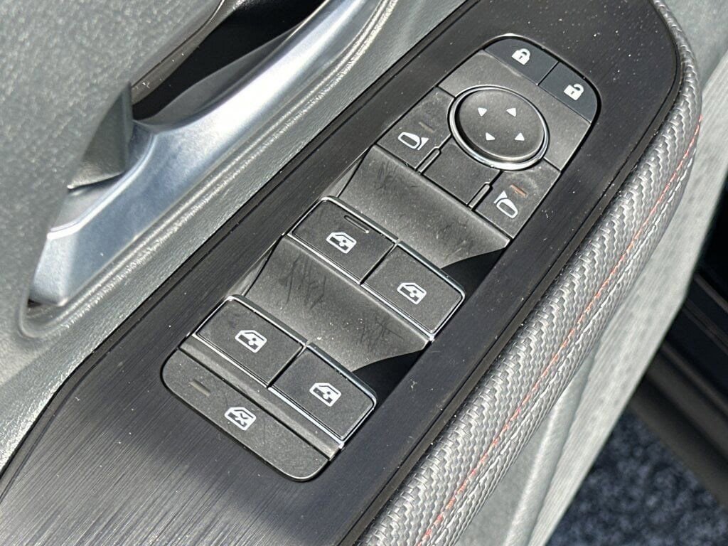 New 2025 Nissan Kicks SR FWD image 16
