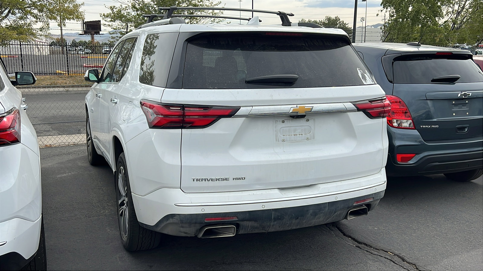 Used 2023 Chevrolet Traverse High Country image 3