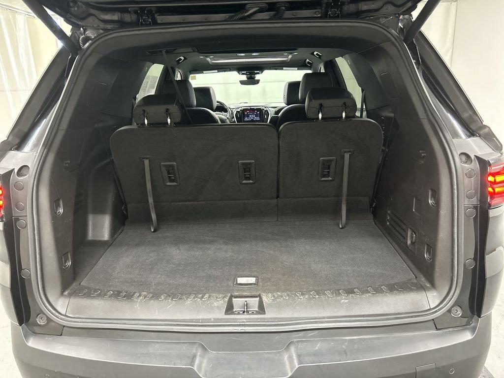 Used 2022 Chevrolet Traverse LT w/ LT Premium Package AWD/4WD image 23