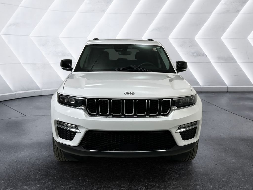 Used 2023 Jeep Grand Cherokee Limited AWD/4WD image 2