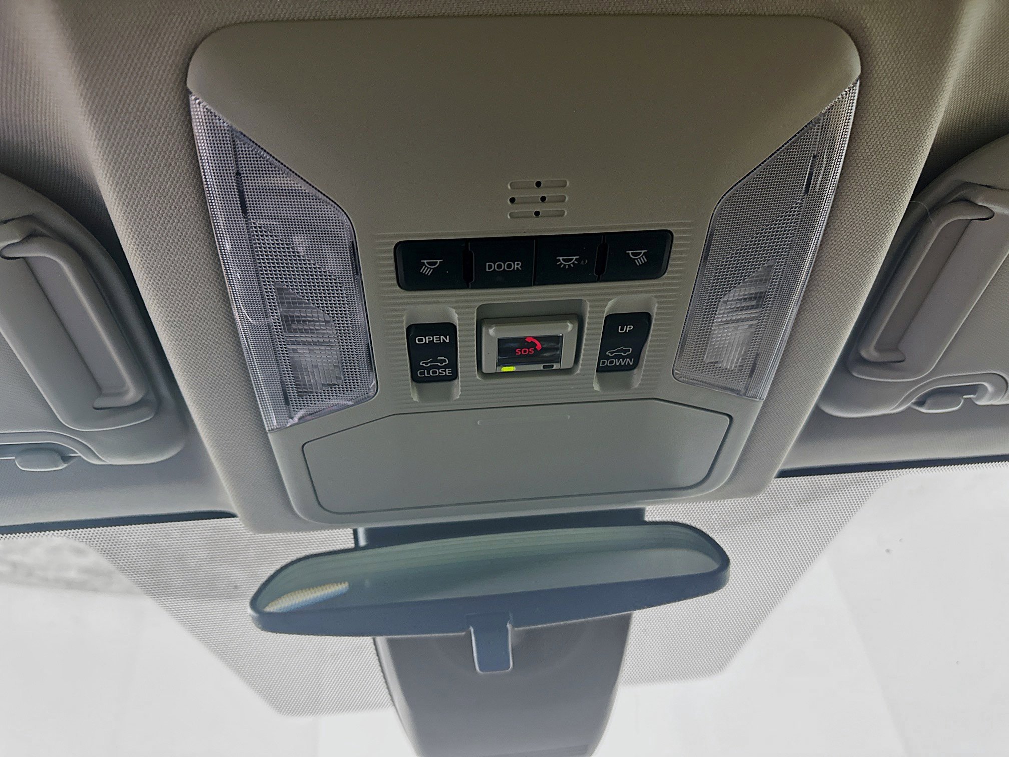 Used 2022 Toyota RAV4 XLE Premium image 18