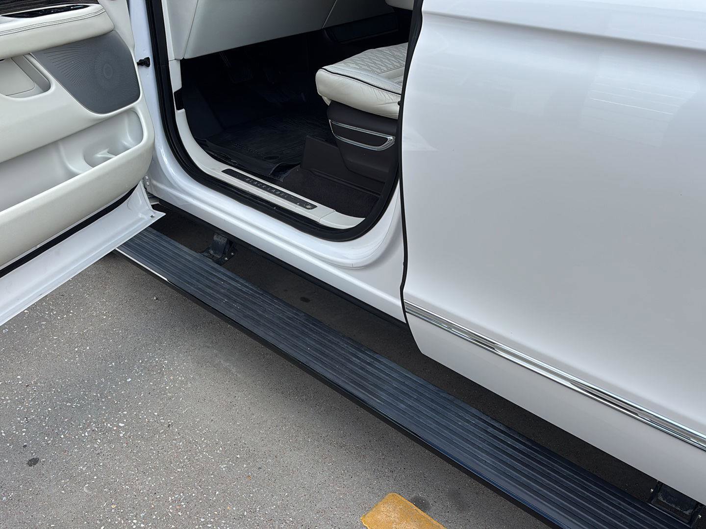 Used 2019 Lincoln Navigator L Black Label w/ Cargo Package image 15