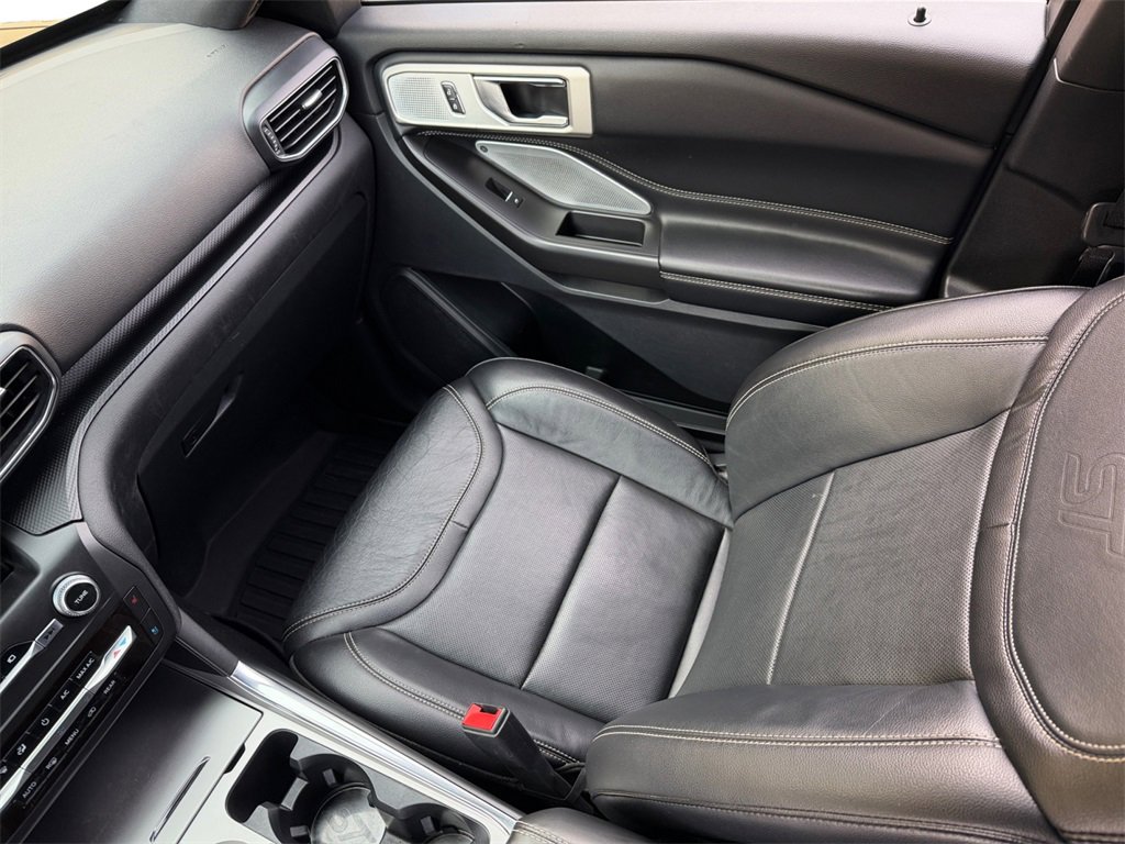 Used 2020 Ford Explorer ST w/ ST Street Pack image 16