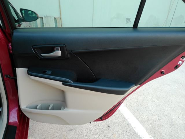 Used 2012 Toyota Camry LE FWD image 21