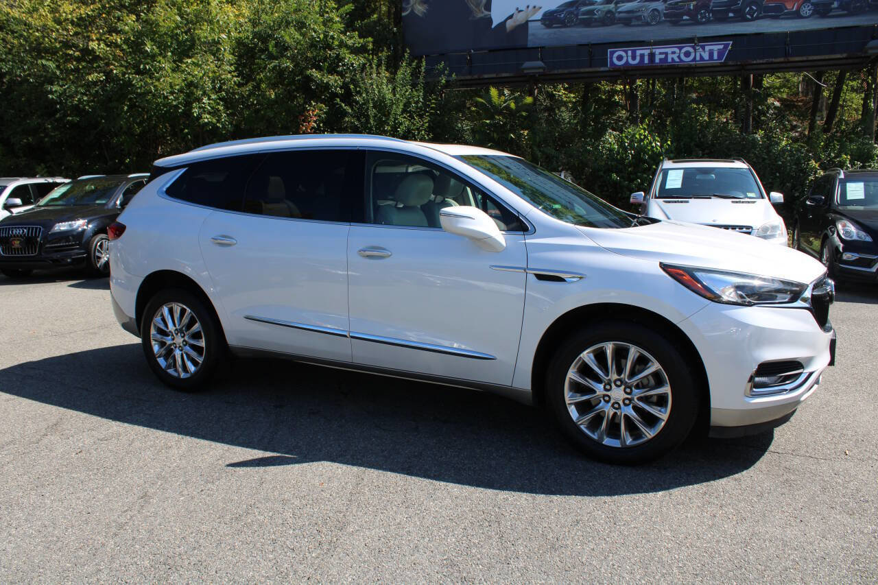 Used 2018 Buick Enclave Essence image 5