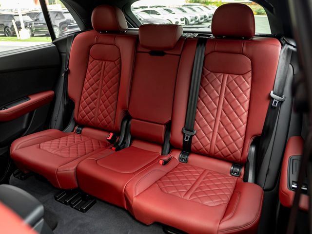 New 2026 Audi SQ8 Premium Plus AWD/4WD image 29