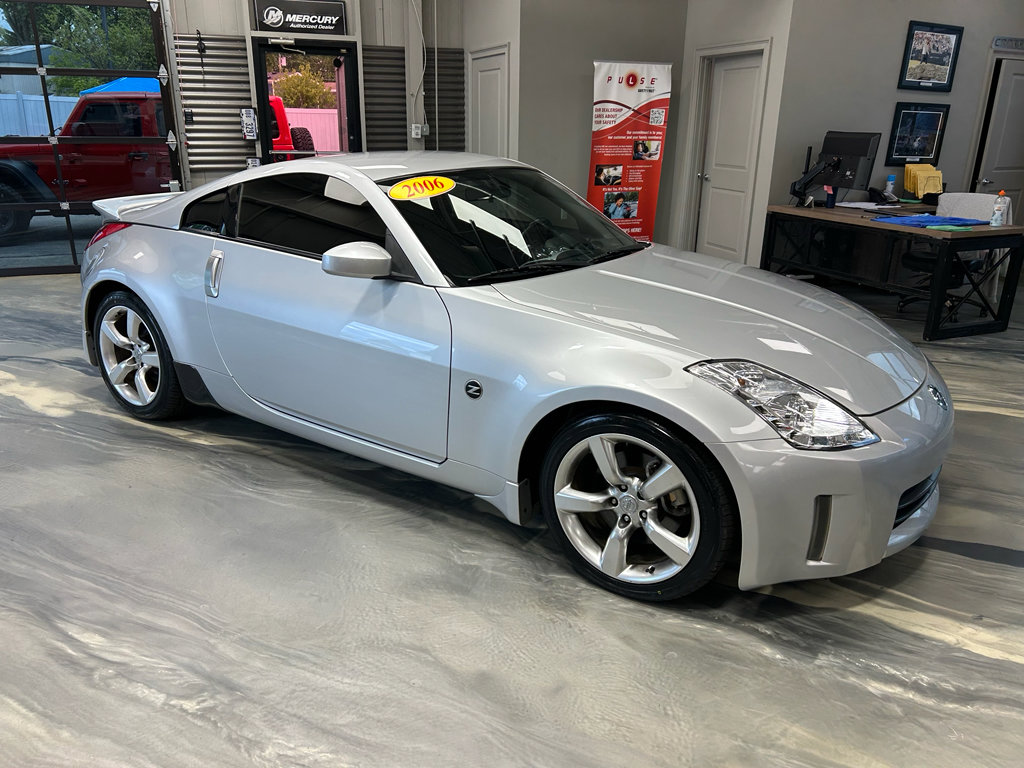 Used 2006 Nissan 350Z Coupe w/ (N93) Cargo Convenience Pkg RWD image 17