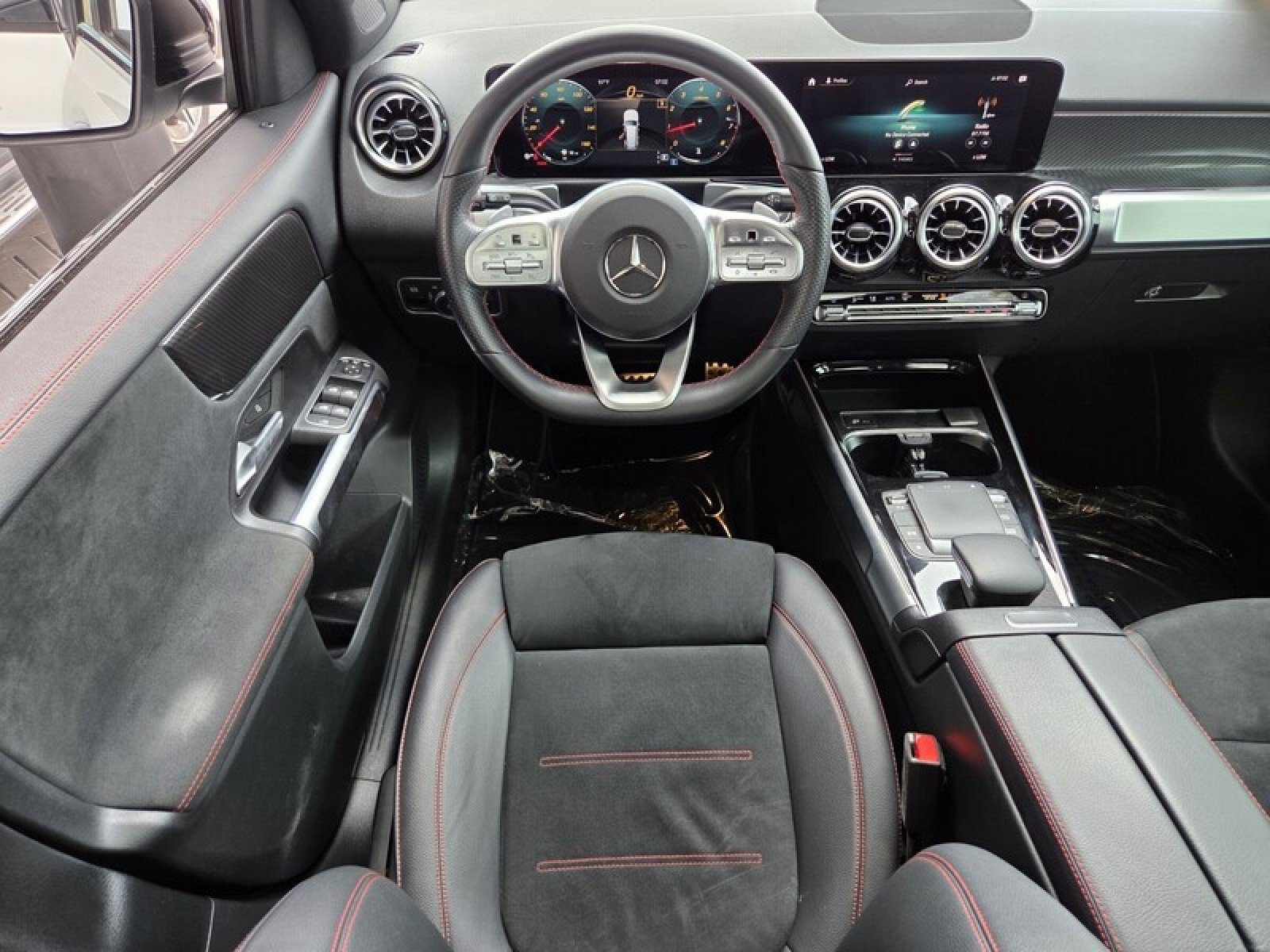 Certified 2022 Mercedes-Benz GLB 250 4MATIC image 16