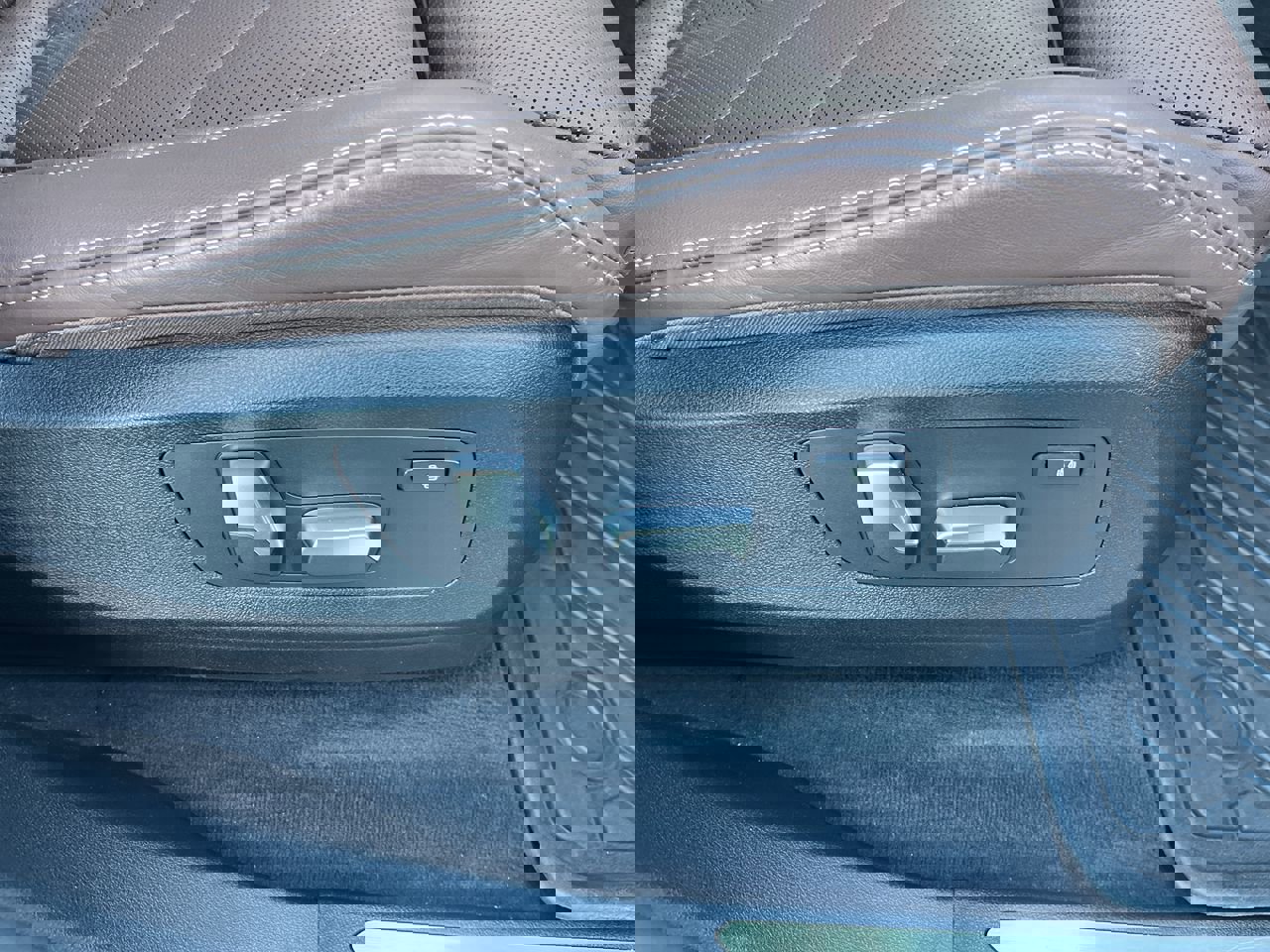 Used 2023 BMW X5 sDrive40i w/ Climate Comfort Package image 37