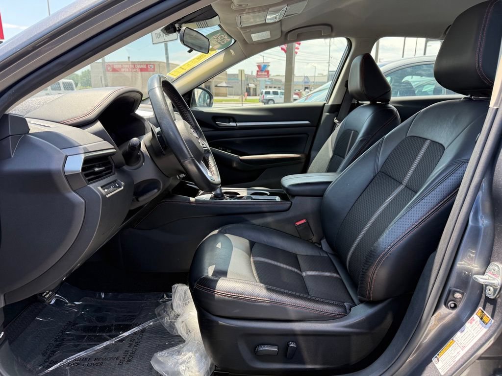 Used 2024 Nissan Altima 2.5 SR FWD image 24