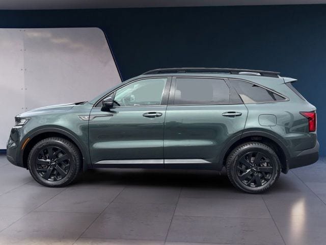 Certified 2023 Kia Sorento S w/ Panoramic Sunroof Package AWD/4WD image 2