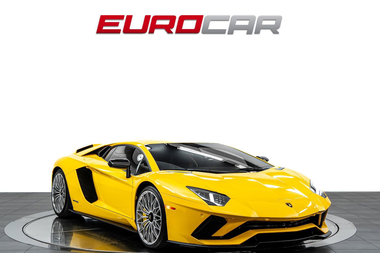 Used 2018 Lamborghini Aventador S image 7