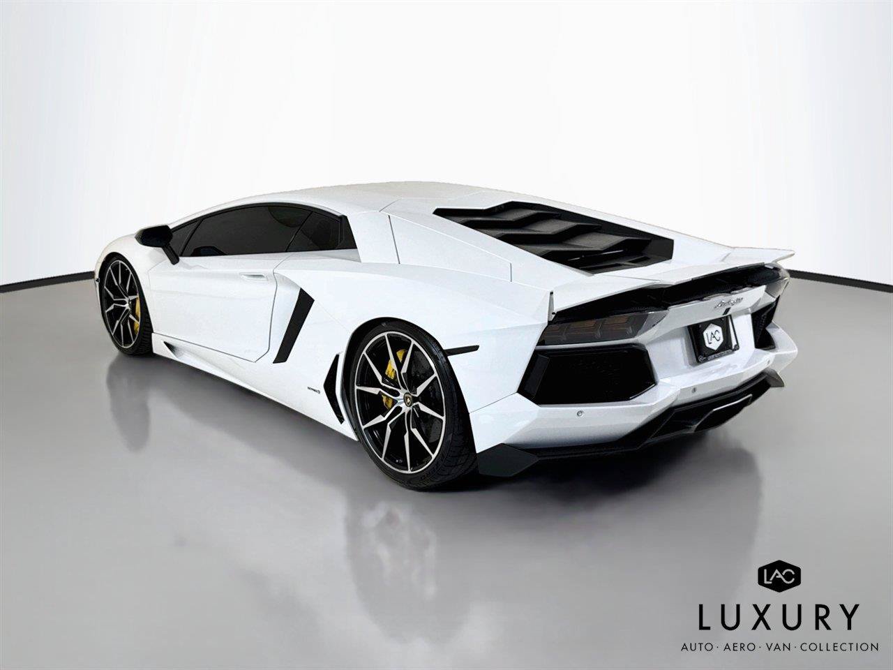 Used 2017 Lamborghini Aventador LP 700-4 AWD/4WD image 8