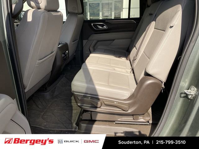 Used 2023 Chevrolet Suburban LT w/ LT Signature Package AWD/4WD image 6