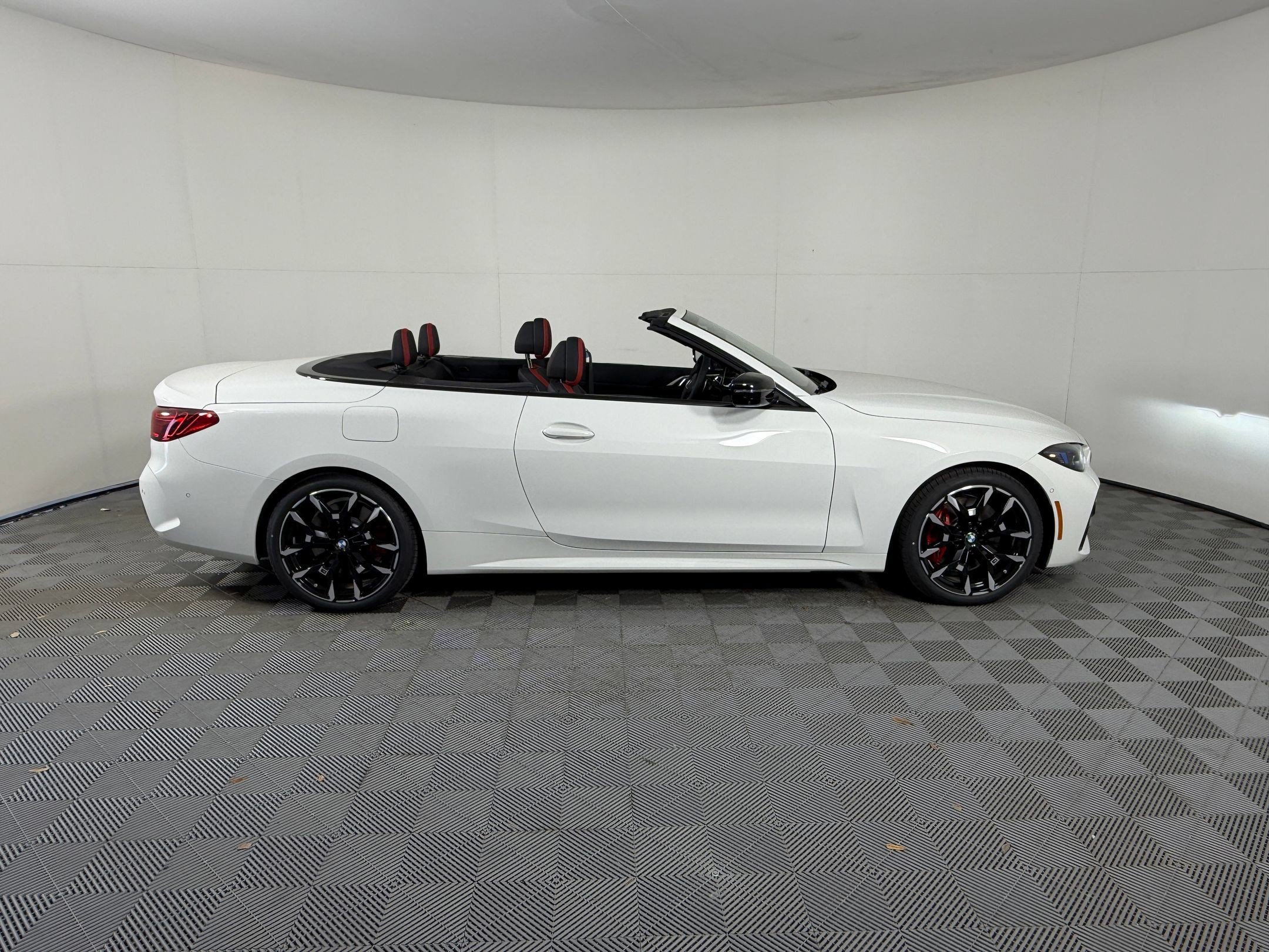 Used 2026 BMW 430i Convertible w/ M Sport Package RWD image 8