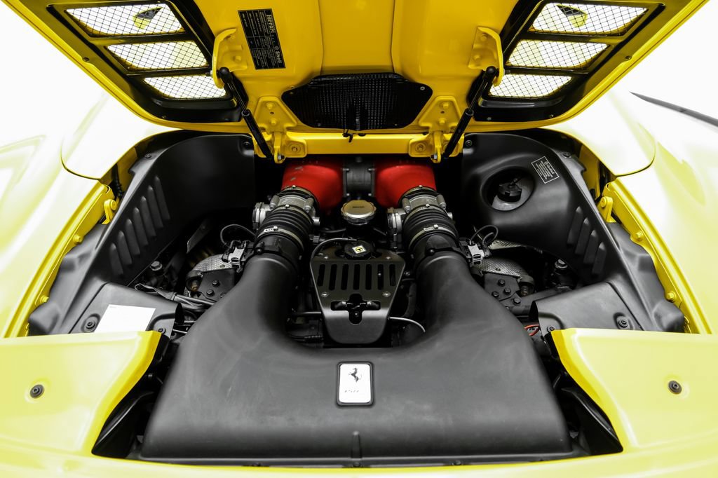 Used 2015 Ferrari 458 Spider RWD image 34