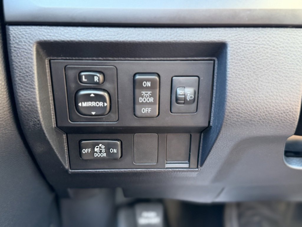 Used 2017 Toyota Tundra SR image 18