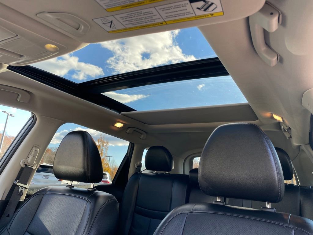 Certified 2019 Nissan Rogue SL w/ Premium Package image 26