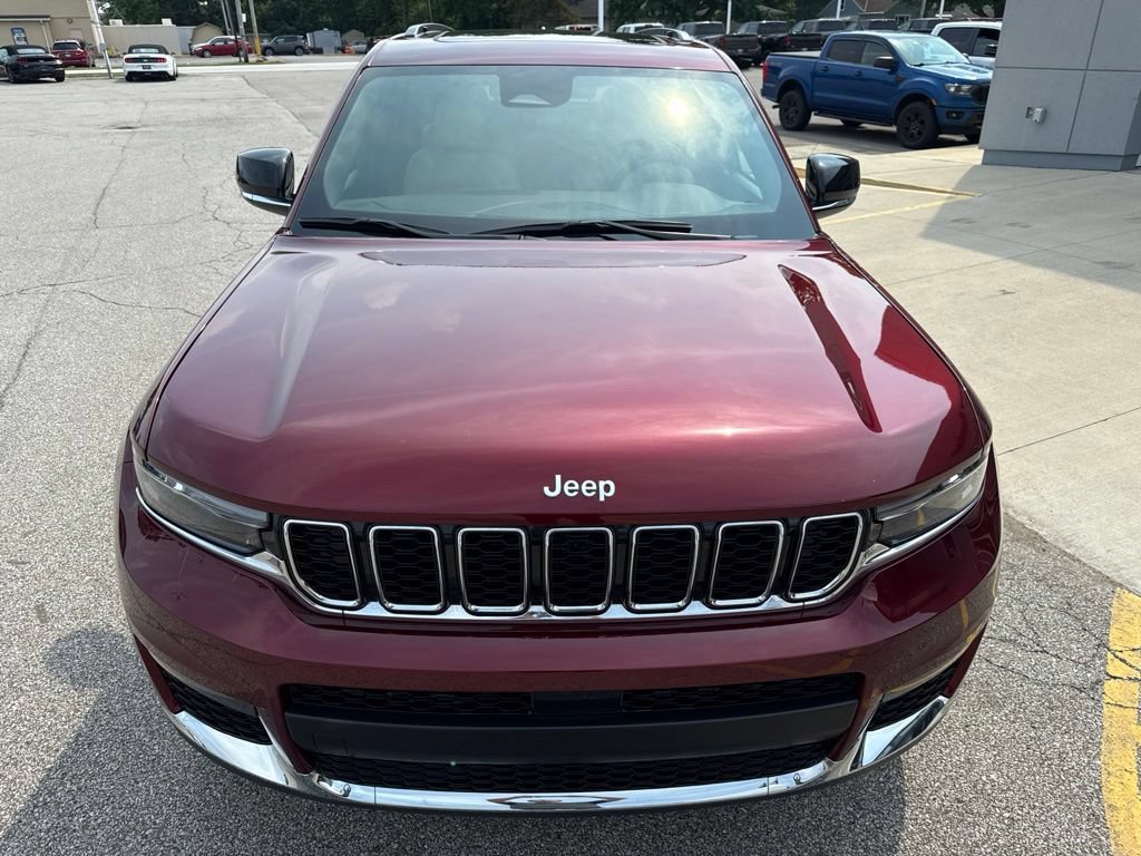 Used 2025 Jeep Grand Cherokee L Limited AWD/4WD image 11
