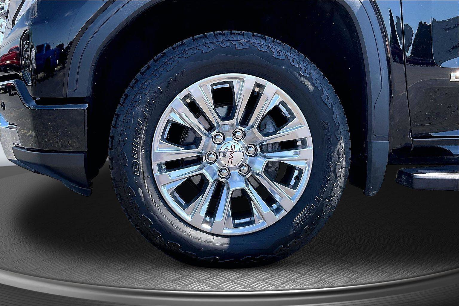 Used 2022 GMC Sierra 1500 Denali w/ Technology Package AWD/4WD image 10