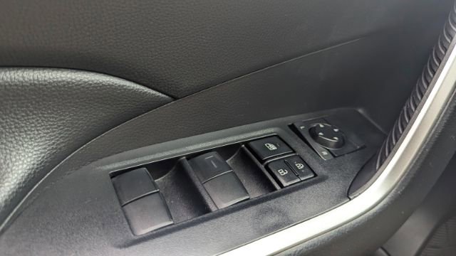 Used 2024 Toyota RAV4 LE image 31