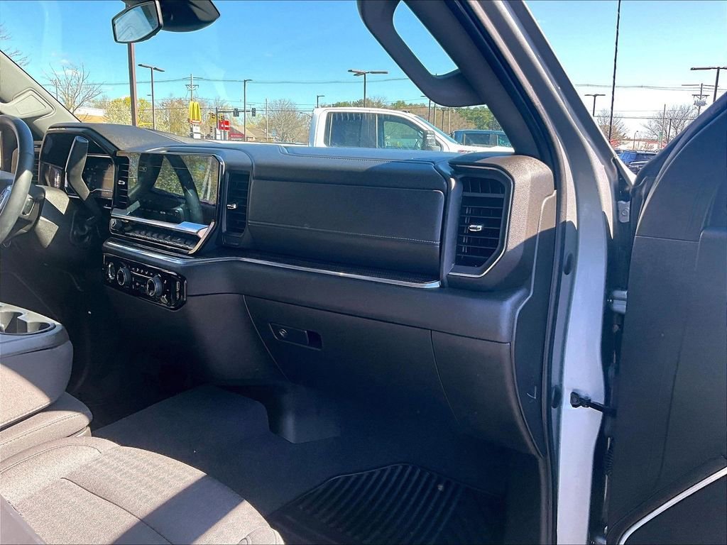 Used 2023 Chevrolet Silverado 1500 LT AWD/4WD image 13