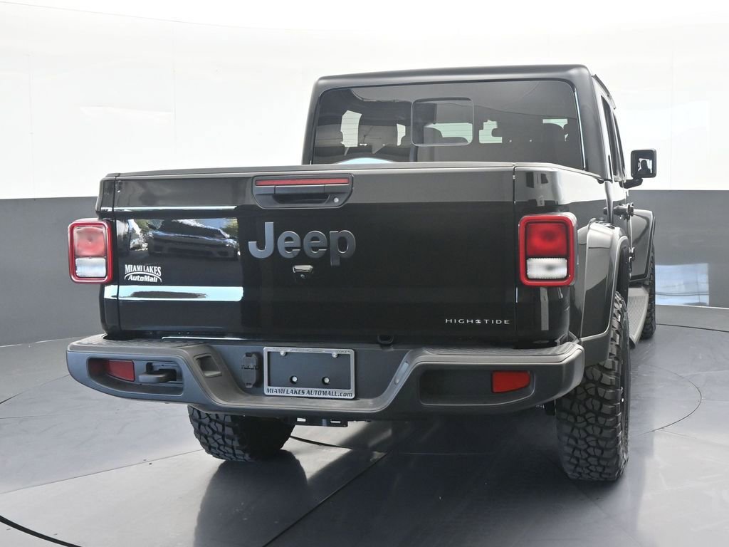 Used 2025 Jeep Gladiator Sport image 5