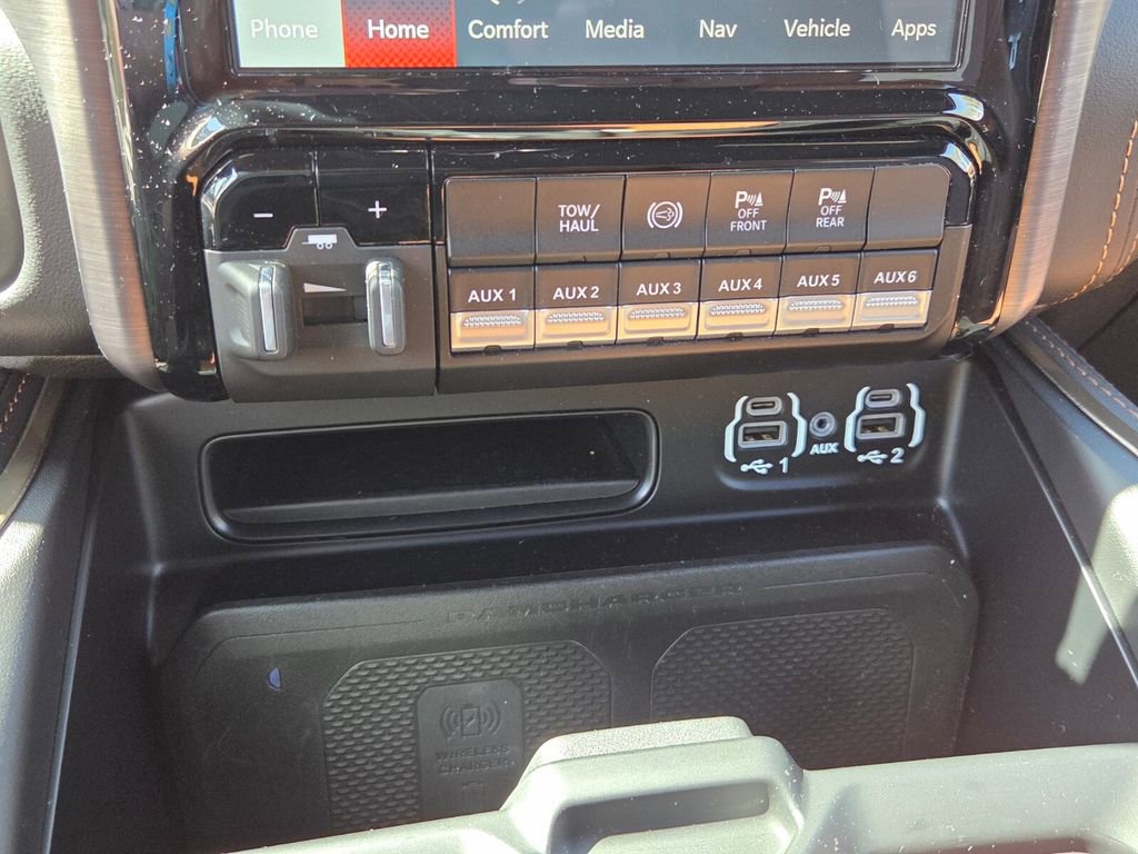 Used 2024 RAM 2500 Limited w/ Safety Group image 24