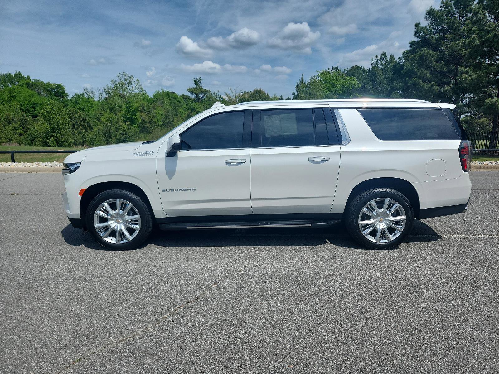 Used 2021 Chevrolet Suburban High Country image 2