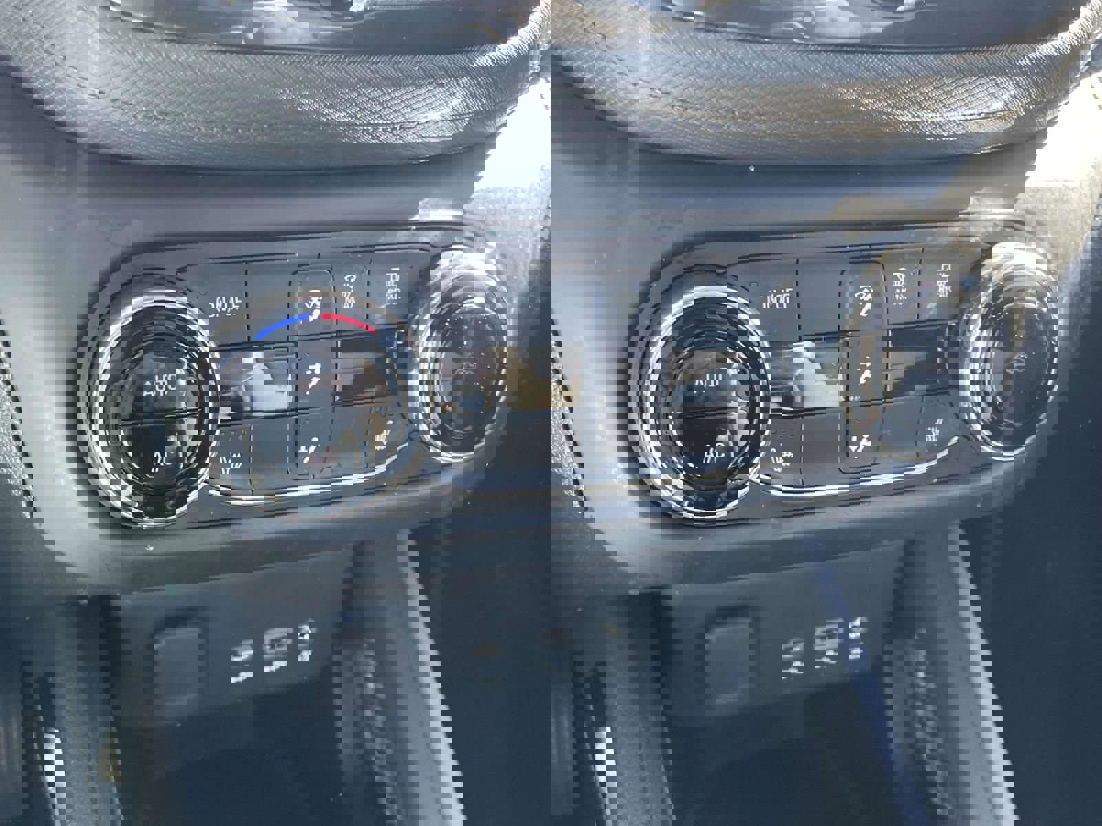 Used 2023 Chevrolet TrailBlazer LT w/ Convenience Package image 17