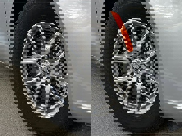 Used 2024 Chrysler Pacifica Touring-L image 8