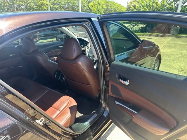 Used 2017 Acura TLX w/ Technology Package FWD image 12