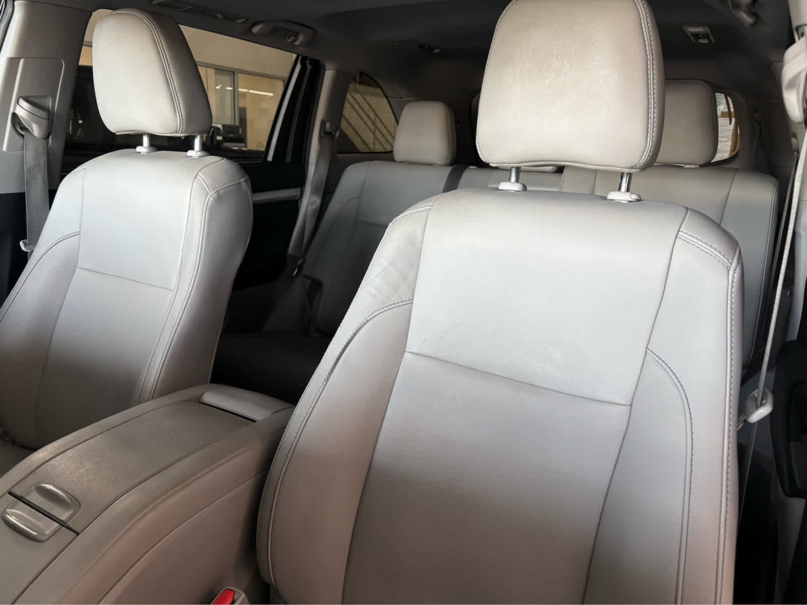 Used 2019 Toyota Highlander XLE AWD/4WD image 22