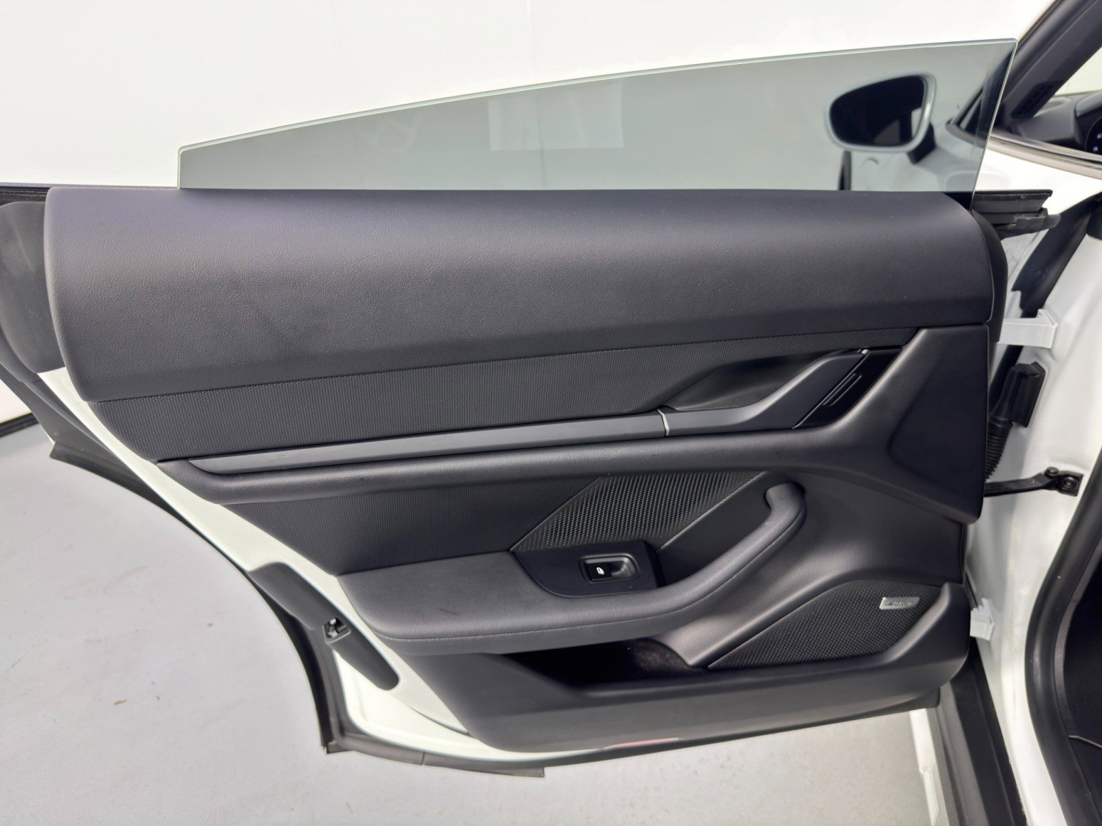 Used 2024 Porsche Taycan 4 Cross Turismo w/ Premium Package AWD/4WD image 45