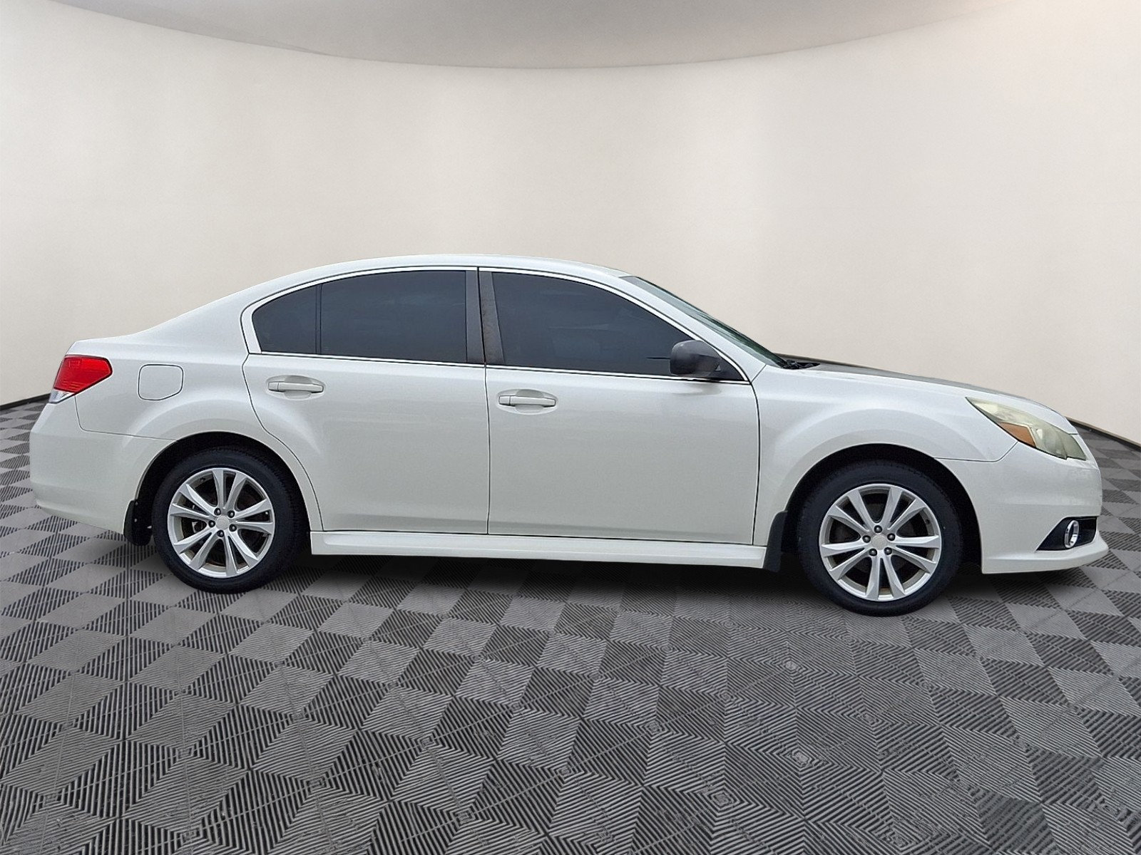 Used 2014 Subaru Legacy 2.5i AWD/4WD image 7