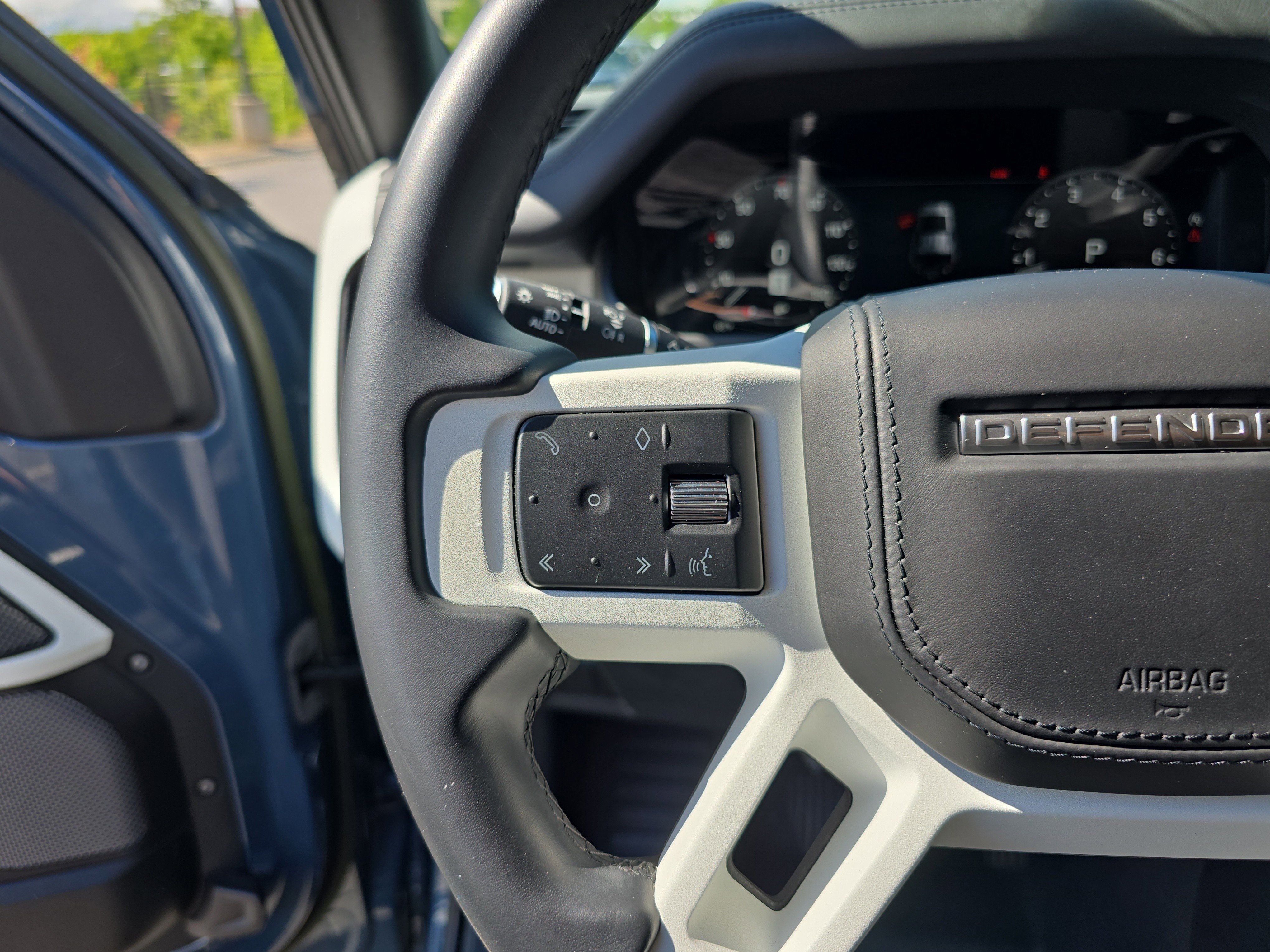 Certified 2023 Land Rover Defender 110 S AWD/4WD image 34