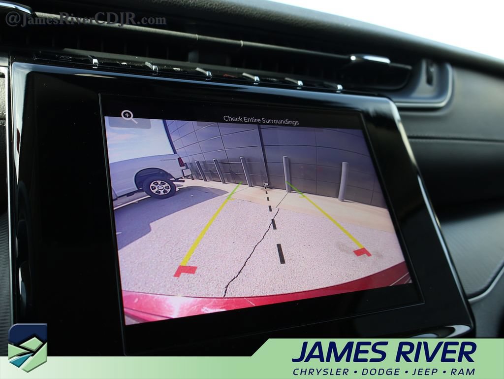 Used 2024 Jeep Grand Cherokee Laredo RWD image 33