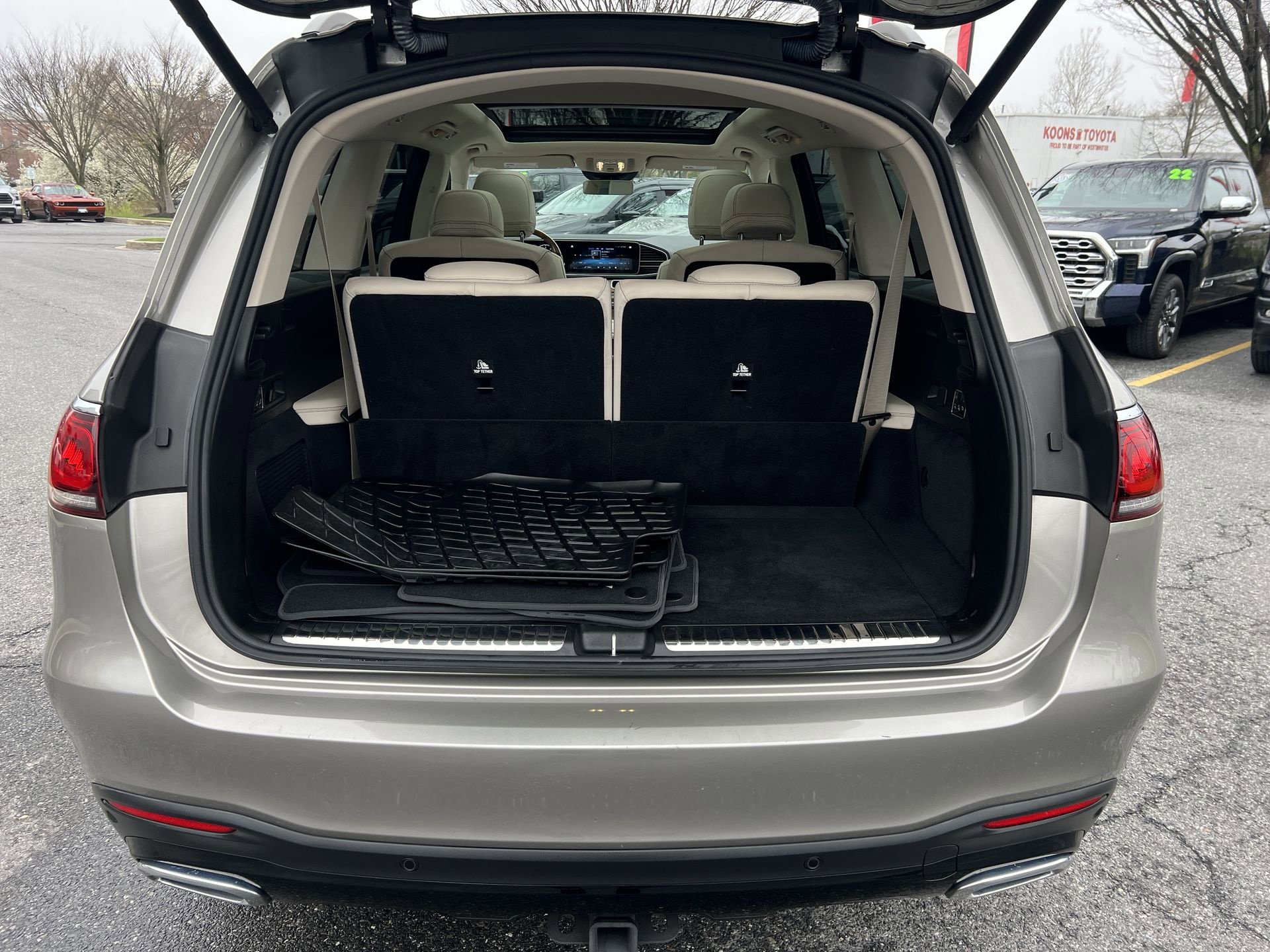 Used 2022 Mercedes-Benz GLS 450 4MATIC image 26