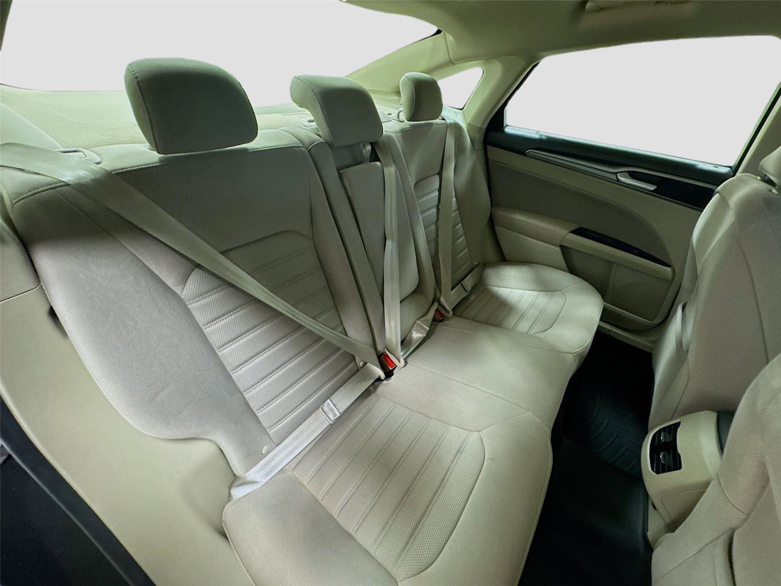 Used 2019 Ford Fusion SE image 26