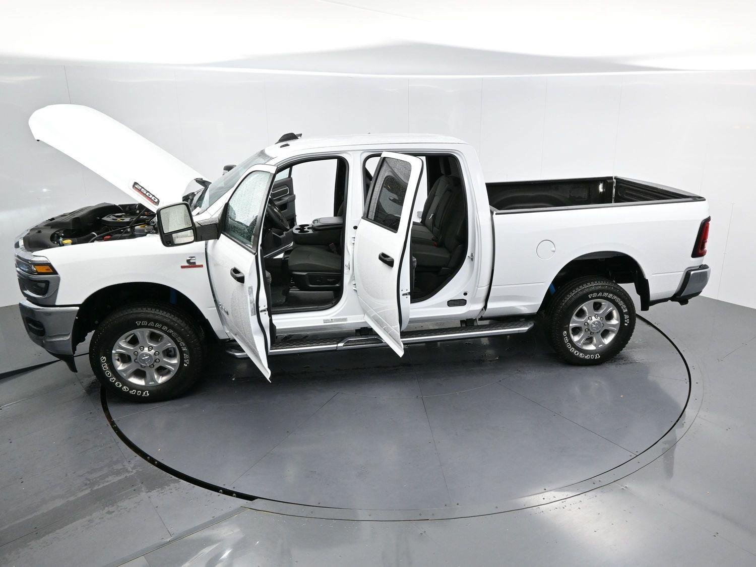 Used 2025 RAM 2500 Big Horn AWD/4WD image 41