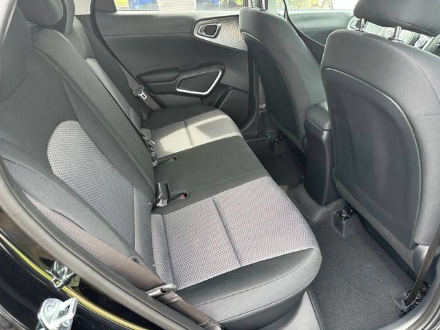 Used 2025 Kia Soul LX w/ LX Technology Package FWD image 10