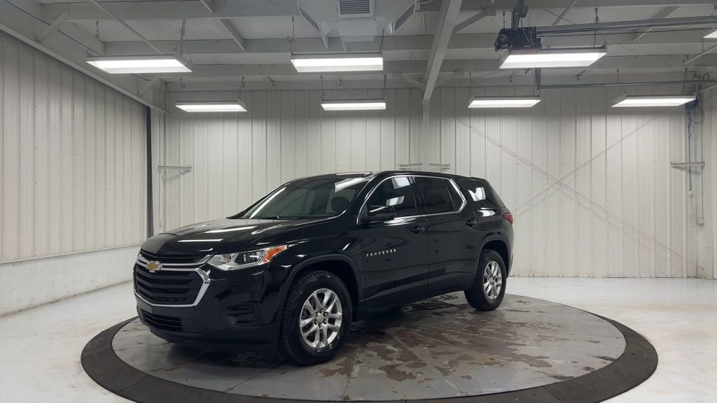 Used 2021 Chevrolet Traverse LS FWD image 4