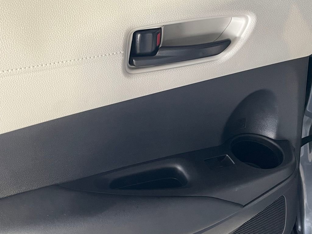 Used 2023 Toyota Corolla Cross LE image 31