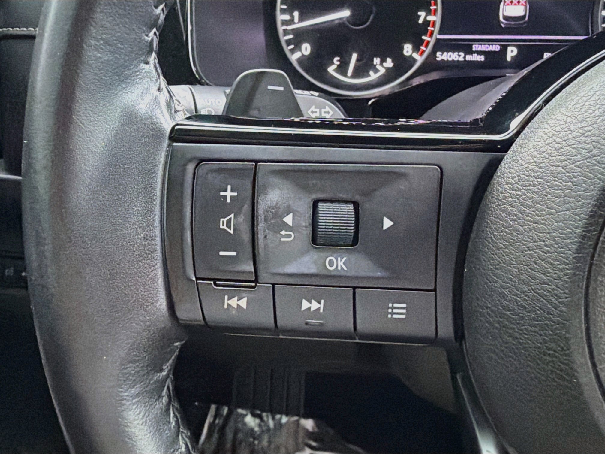 Used 2022 Nissan Pathfinder SL w/ SL Black Package FWD image 37